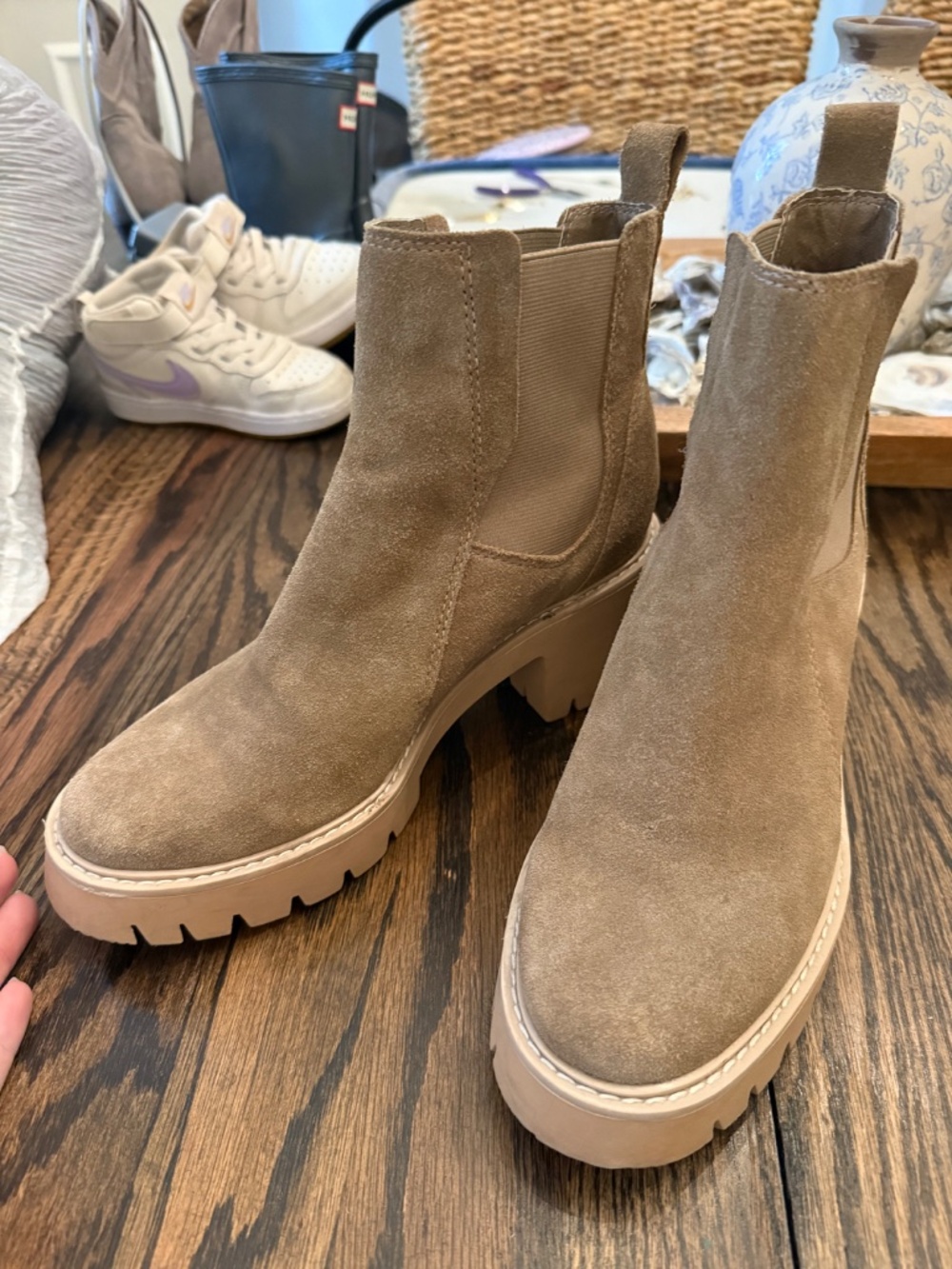 Dolce Vida suede tan platform boots - Picture 5 of 6